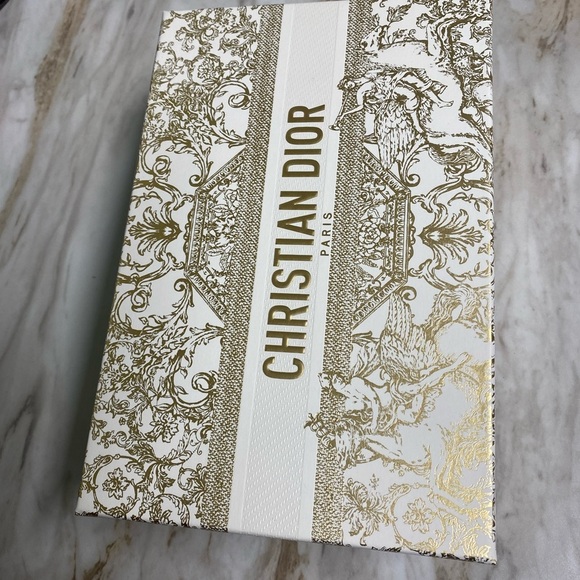 Christian Dior gold and white long wallet empty limited edition holiday box - Picture 2 of 6
